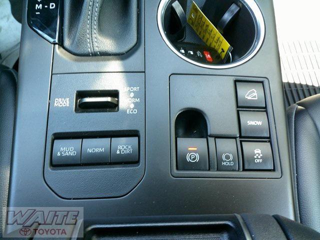 used 2023 Toyota Highlander car, priced at $39,900