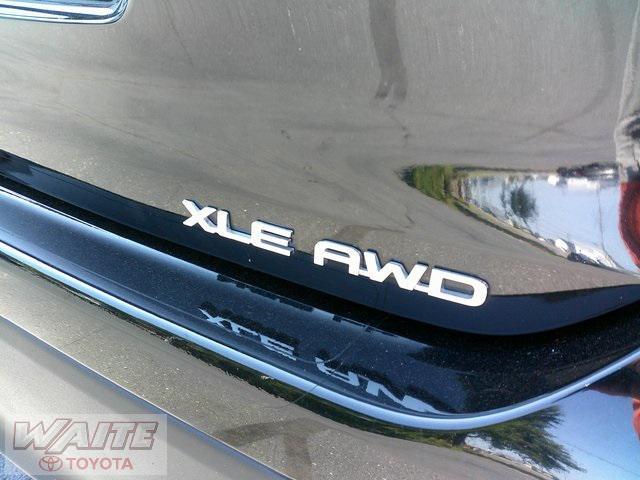 used 2023 Toyota Highlander car, priced at $39,900