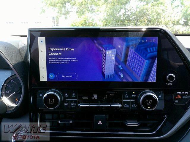used 2023 Toyota Highlander car, priced at $39,900