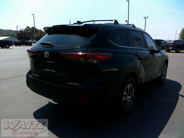 used 2023 Toyota Highlander car, priced at $39,900