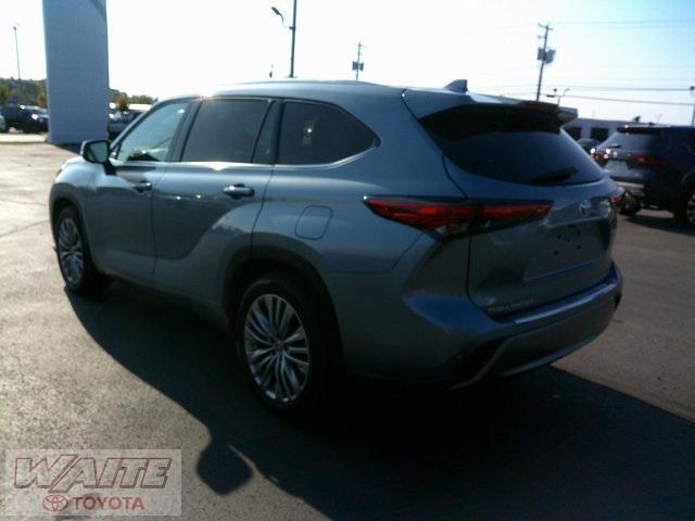 used 2023 Toyota Highlander car, priced at $44,500