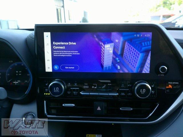 used 2023 Toyota Highlander car, priced at $44,500