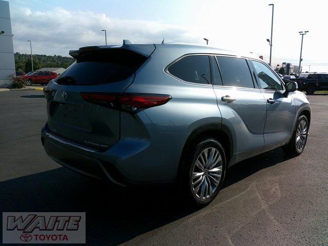used 2023 Toyota Highlander car, priced at $44,500