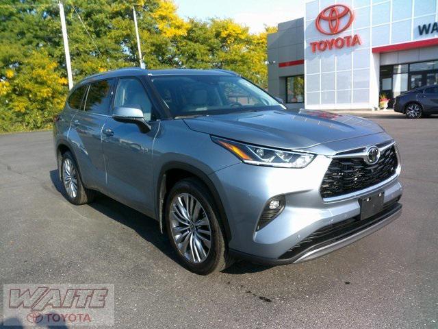 used 2023 Toyota Highlander car, priced at $44,500