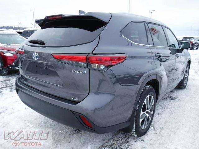 used 2022 Toyota Highlander Hybrid car, priced at $40,500