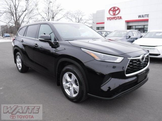 used 2022 Toyota Highlander car, priced at $30,500