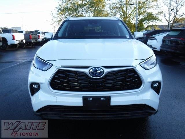 used 2023 Toyota Highlander Hybrid car, priced at $40,500