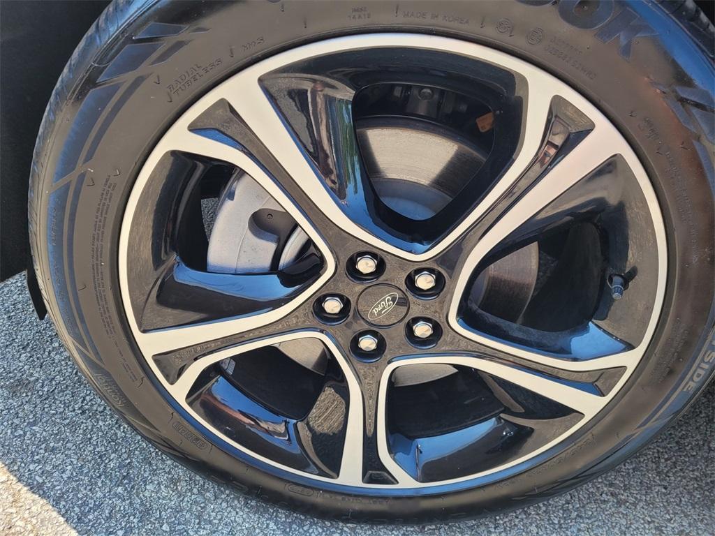 used 2022 Ford Edge car, priced at $32,017