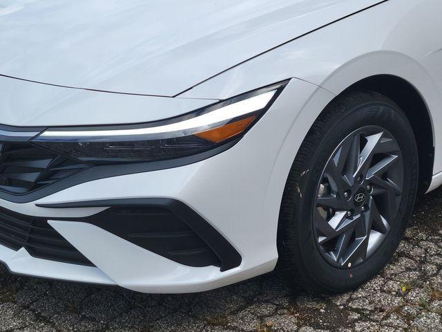 new 2025 Hyundai ELANTRA HEV car, priced at $23,878