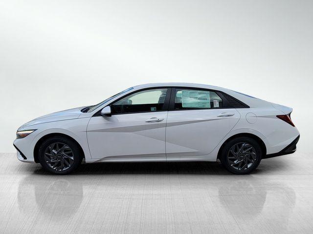 new 2025 Hyundai ELANTRA HEV car, priced at $23,878