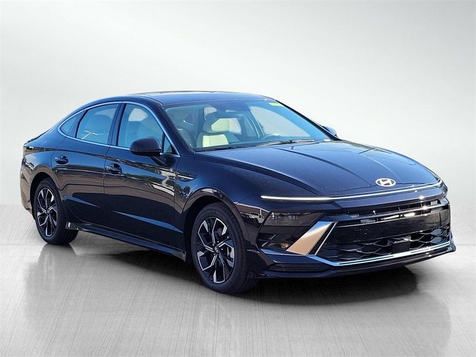 new 2024 Hyundai Sonata car, priced at $29,304