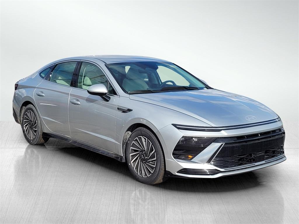 new 2025 Hyundai Sonata Hybrid car, priced at $31,246
