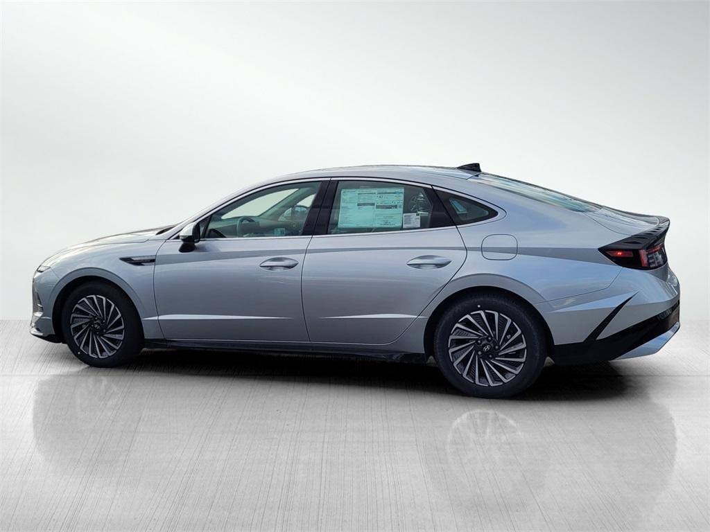 new 2025 Hyundai Sonata Hybrid car, priced at $31,246