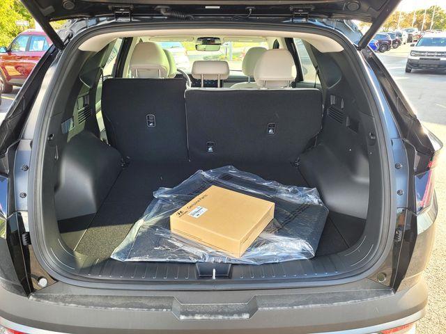 new 2025 Hyundai TUCSON Hybrid car, priced at $34,438