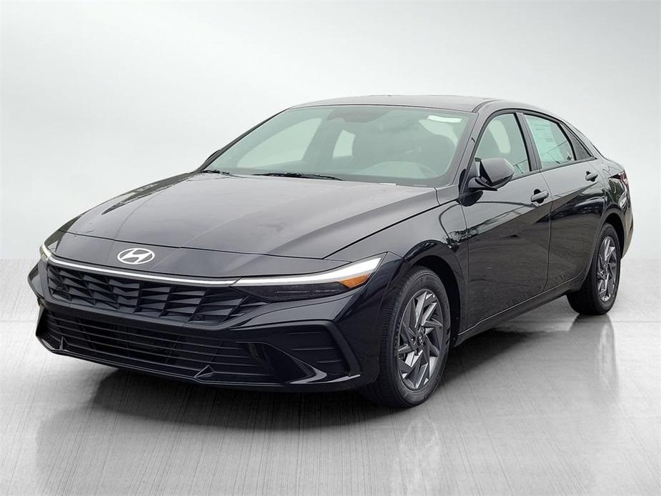 new 2025 Hyundai Elantra HEV car, priced at $25,666