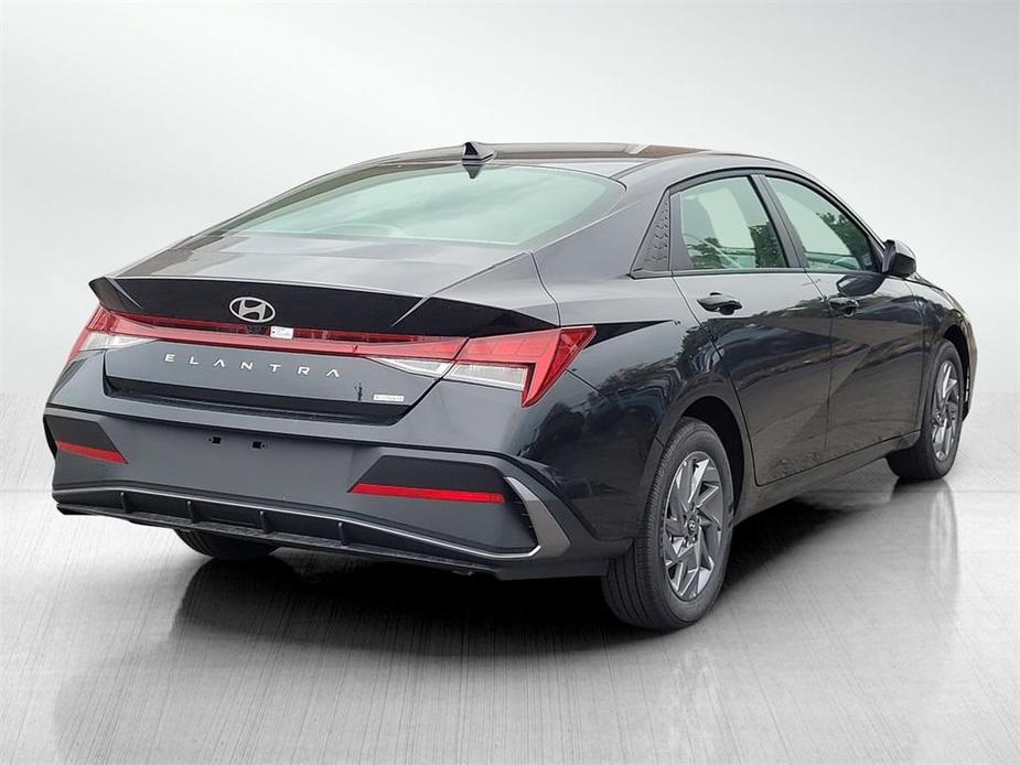 new 2025 Hyundai Elantra HEV car, priced at $25,666