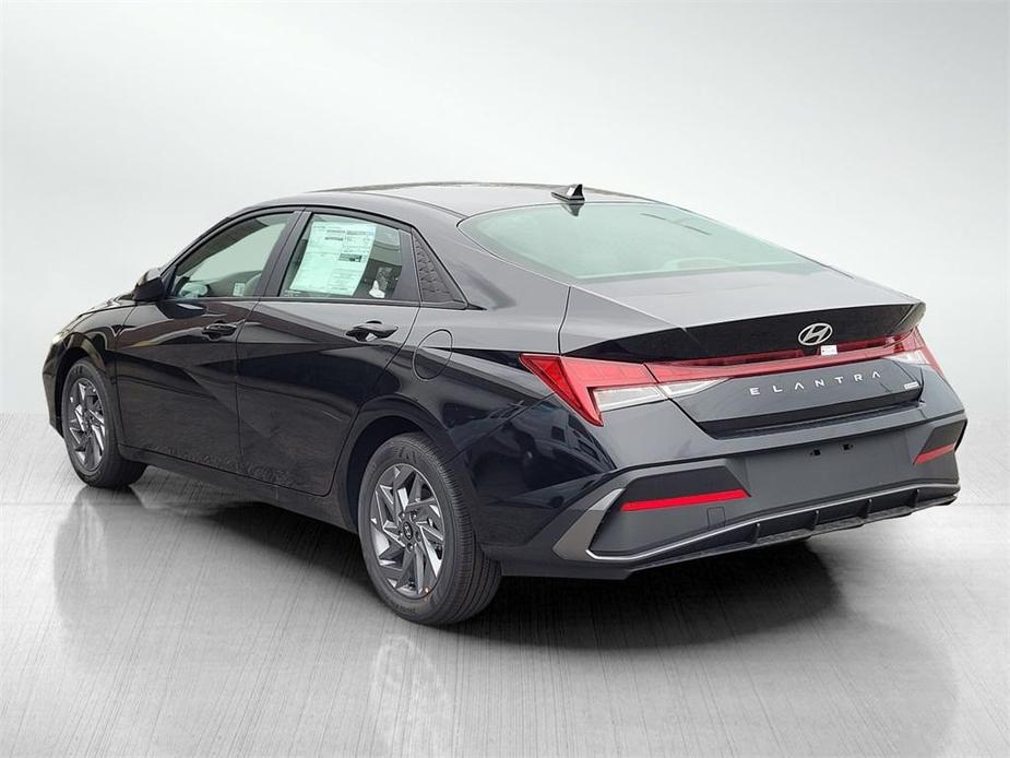 new 2025 Hyundai Elantra HEV car, priced at $25,666