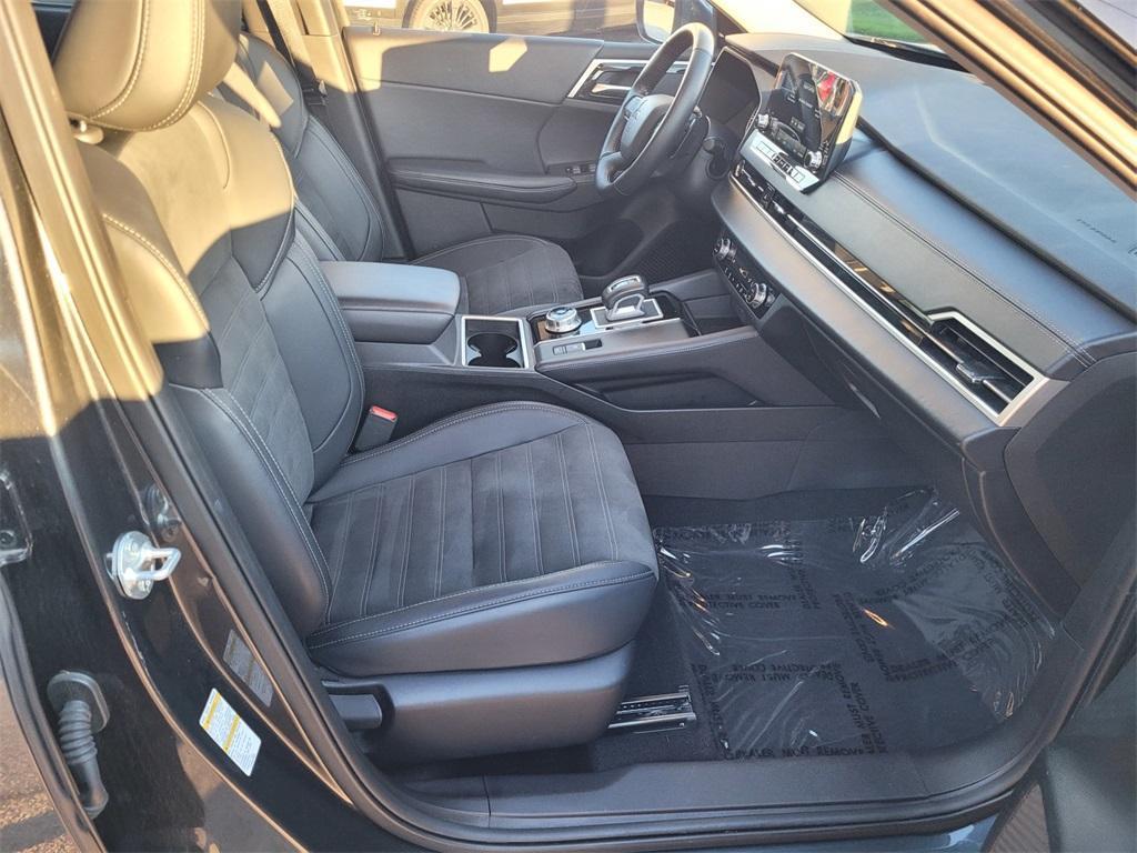 used 2024 Mitsubishi Outlander car, priced at $24,844