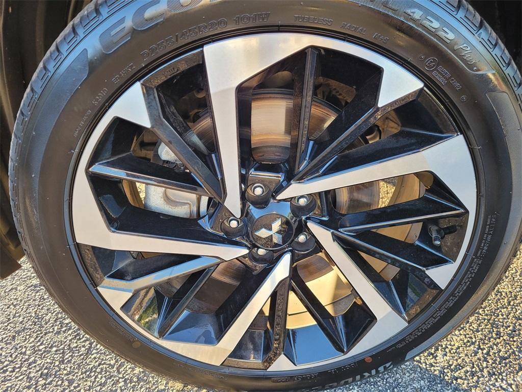 used 2024 Mitsubishi Outlander car, priced at $24,844