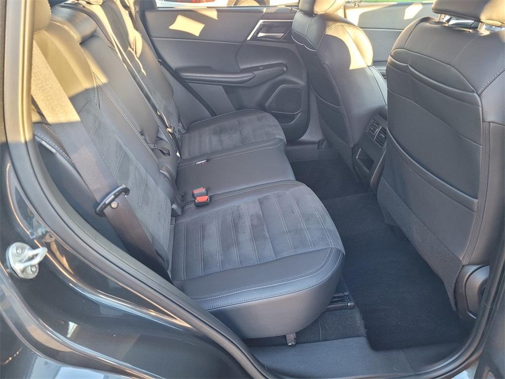 used 2024 Mitsubishi Outlander car, priced at $24,844