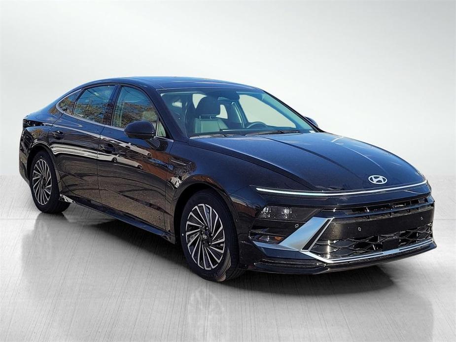 new 2025 Hyundai Sonata Hybrid car, priced at $36,481