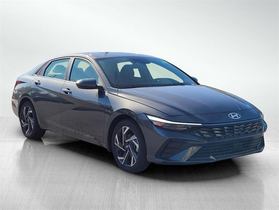 new 2024 Hyundai Elantra car, priced at $25,124