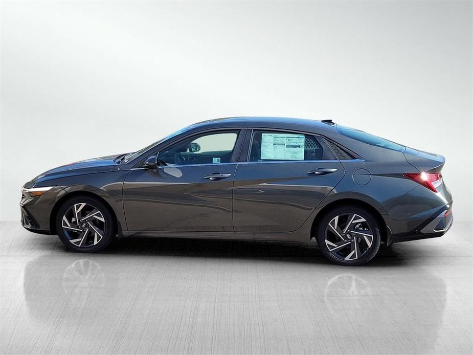 new 2024 Hyundai Elantra car, priced at $25,124