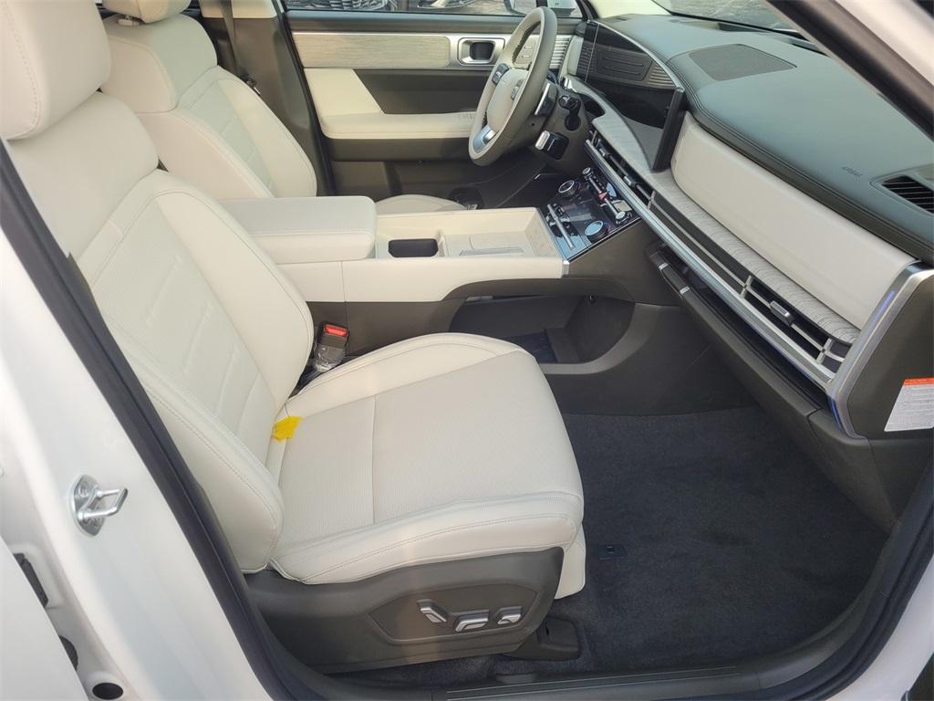 new 2025 Hyundai SANTA FE HEV car, priced at $47,197