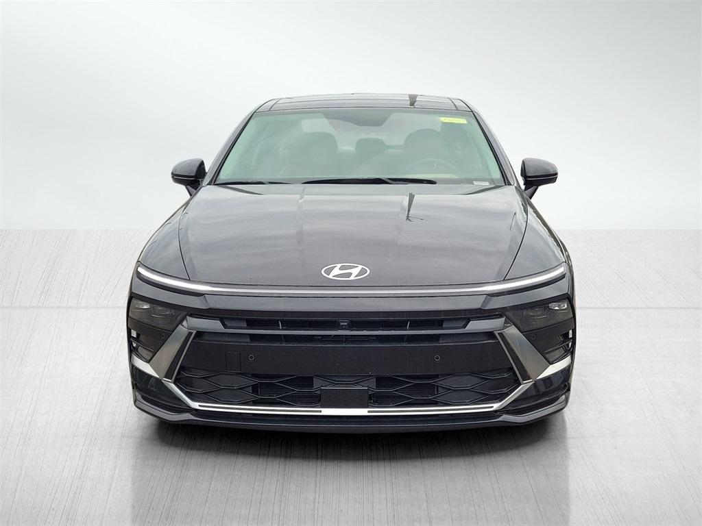 new 2025 Hyundai Sonata Hybrid car, priced at $37,022