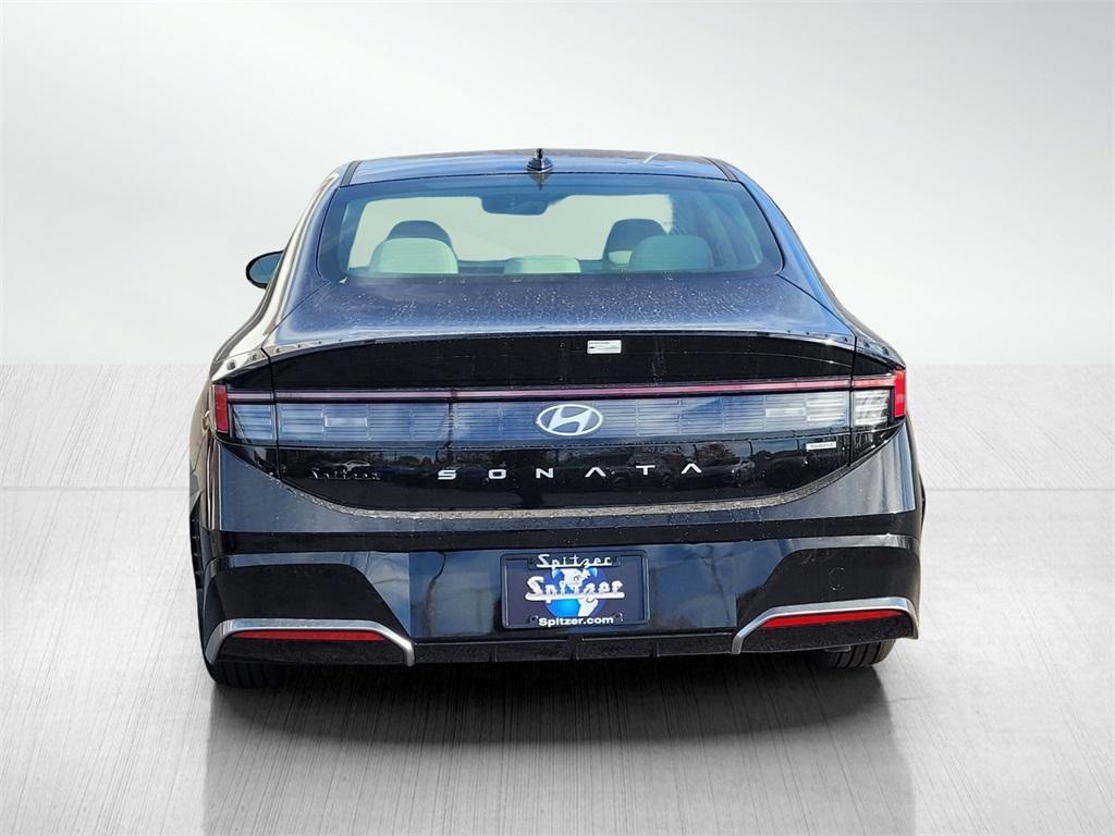 new 2025 Hyundai Sonata Hybrid car, priced at $30,527