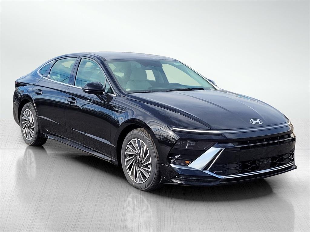 new 2025 Hyundai Sonata Hybrid car, priced at $30,527