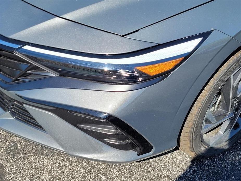 new 2024 Hyundai Elantra car, priced at $25,119