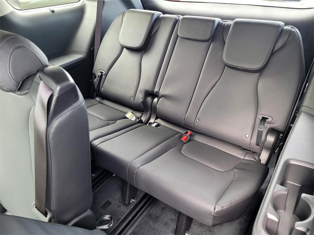 used 2025 Kia Carnival Hybrid car, priced at $49,990