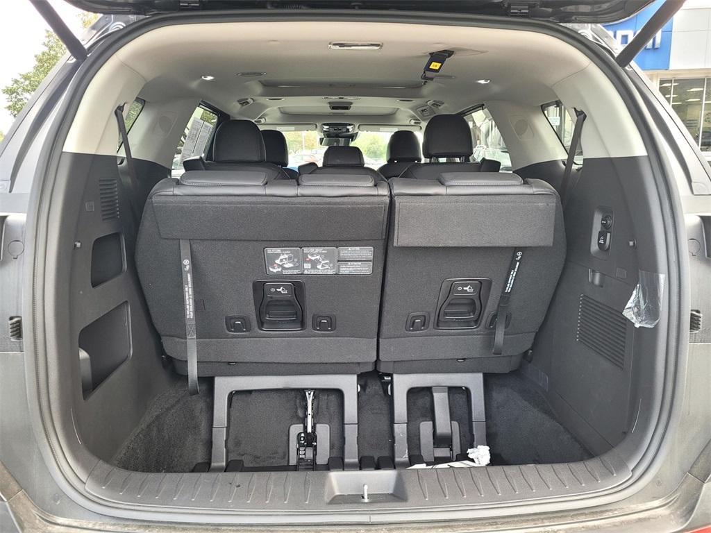 used 2025 Kia Carnival Hybrid car, priced at $49,990