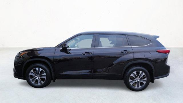 used 2022 Toyota Highlander car, priced at $36,777