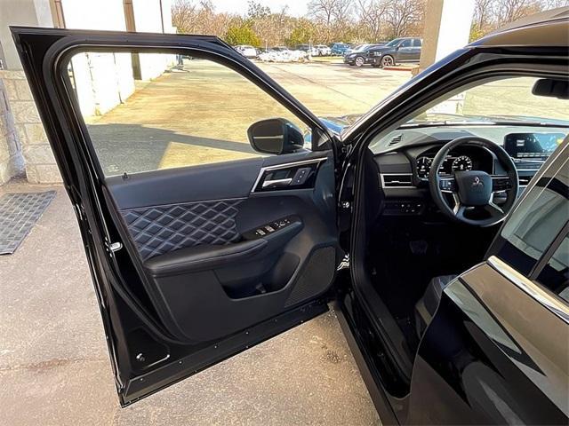 new 2025 Mitsubishi Outlander PHEV car, priced at $49,160