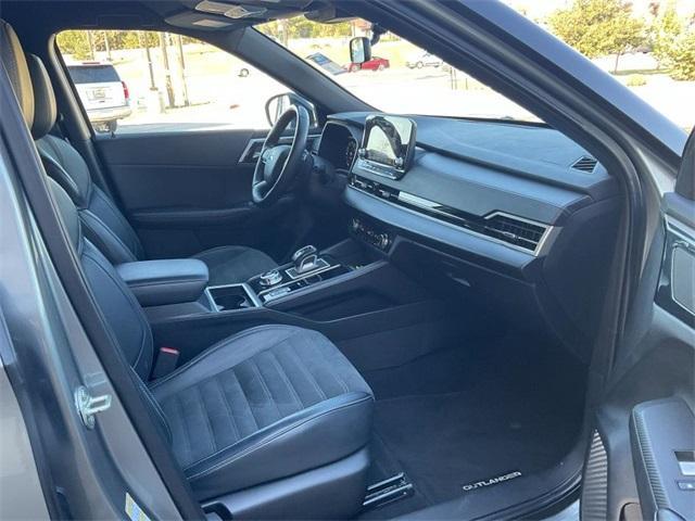 used 2024 Mitsubishi Outlander car, priced at $25,500