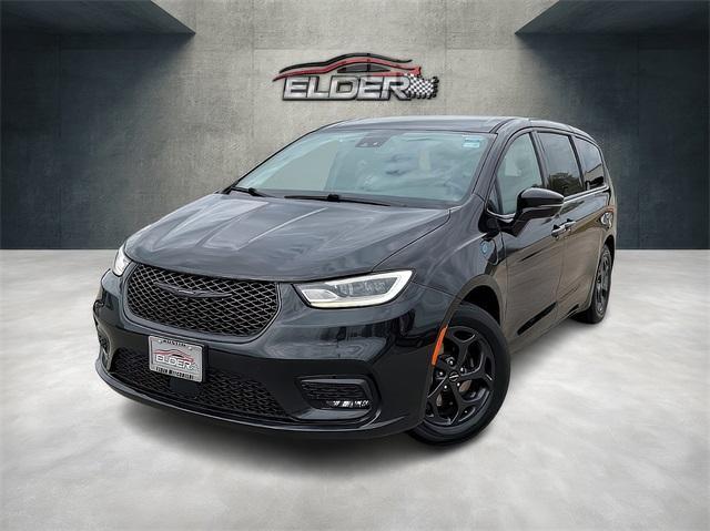 used 2022 Chrysler Pacifica Hybrid car, priced at $24,695