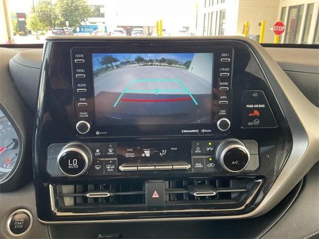 used 2021 Toyota Highlander car, priced at $25,500