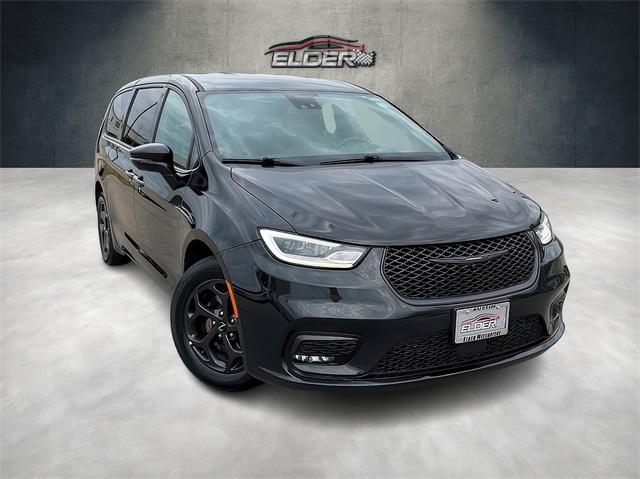 used 2022 Chrysler Pacifica Hybrid car, priced at $24,695