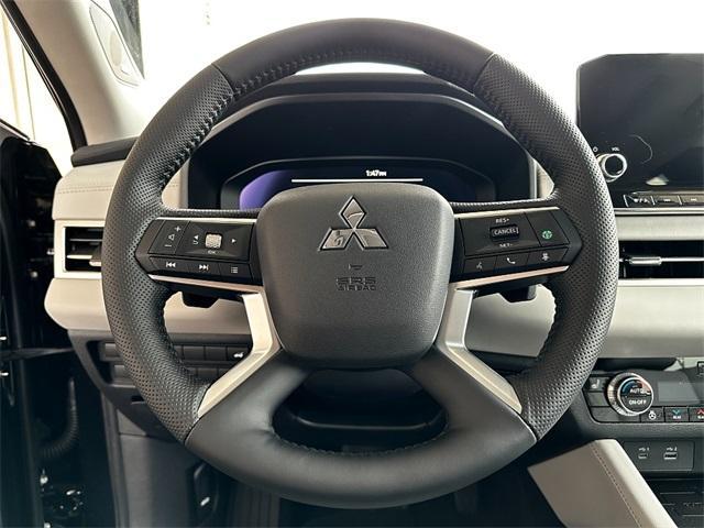 new 2024 Mitsubishi Outlander car, priced at $41,299