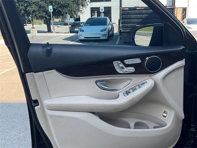 used 2020 Mercedes-Benz GLC 300 car