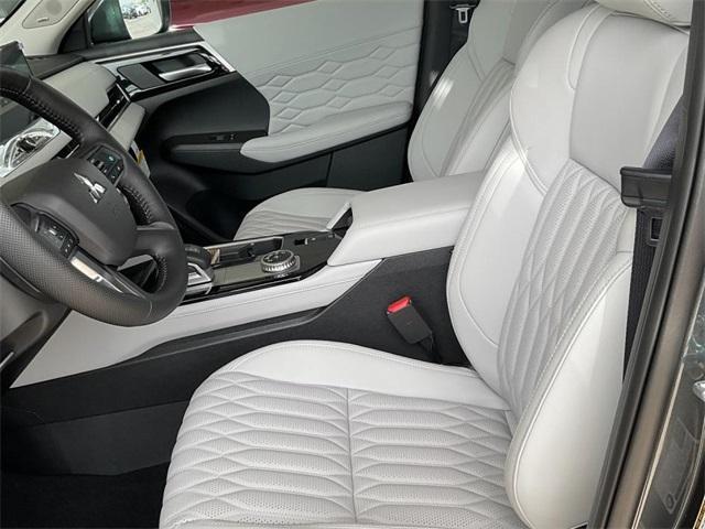new 2025 Mitsubishi Outlander car, priced at $45,730