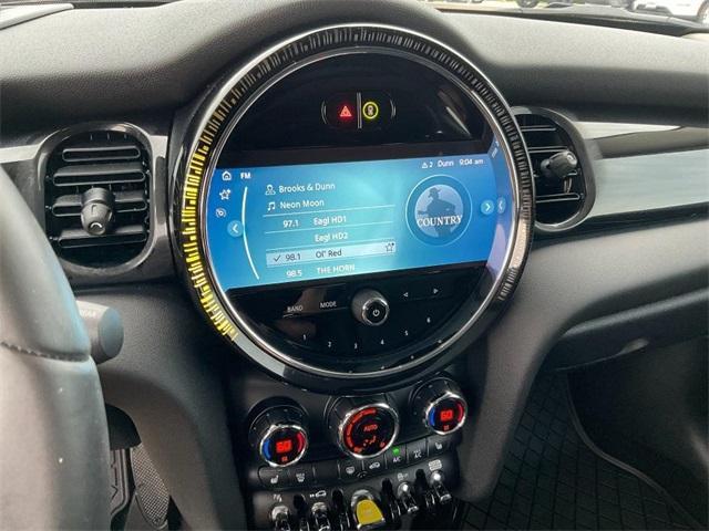 used 2023 MINI SE Hardtop car, priced at $24,774