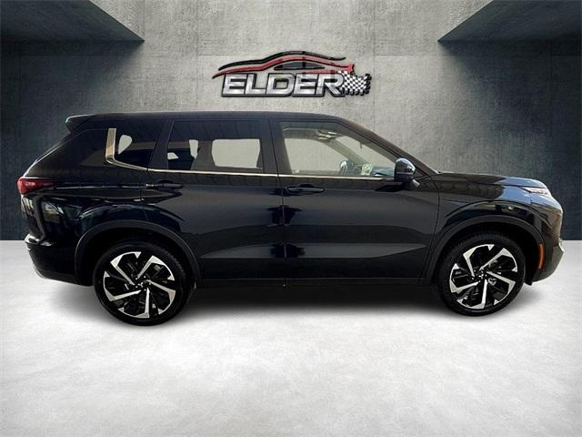 new 2024 Mitsubishi Outlander car, priced at $41,305