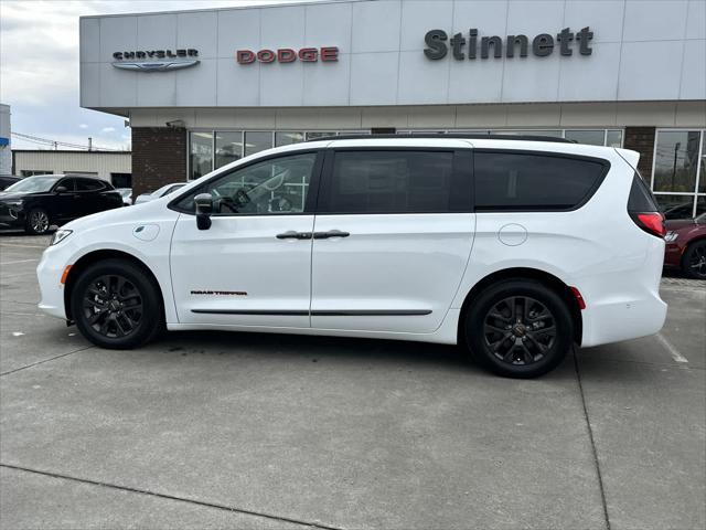 new 2024 Chrysler Pacifica Hybrid car, priced at $52,995