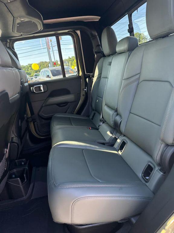 new 2025 Jeep Gladiator car, priced at $61,585