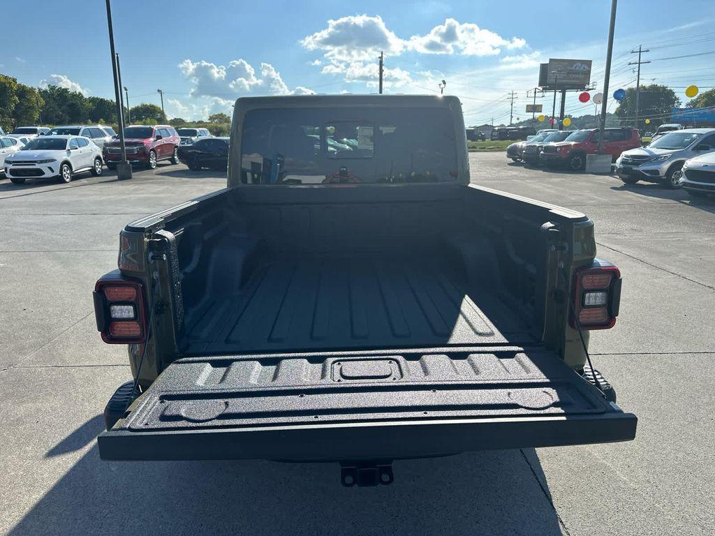 new 2025 Jeep Gladiator car, priced at $61,585