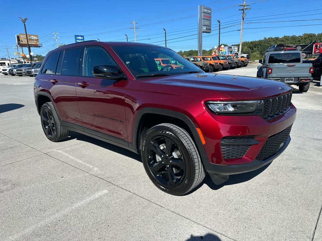 new 2025 Jeep Grand Cherokee car, priced at $45,995