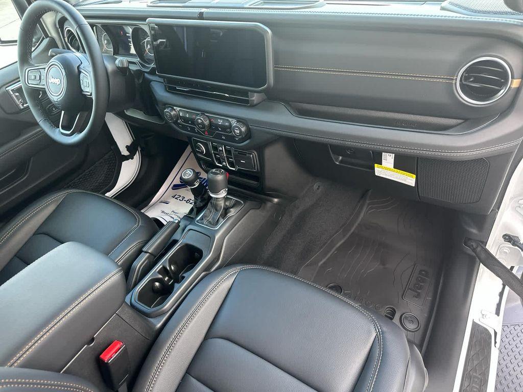 new 2025 Jeep Gladiator car, priced at $48,690